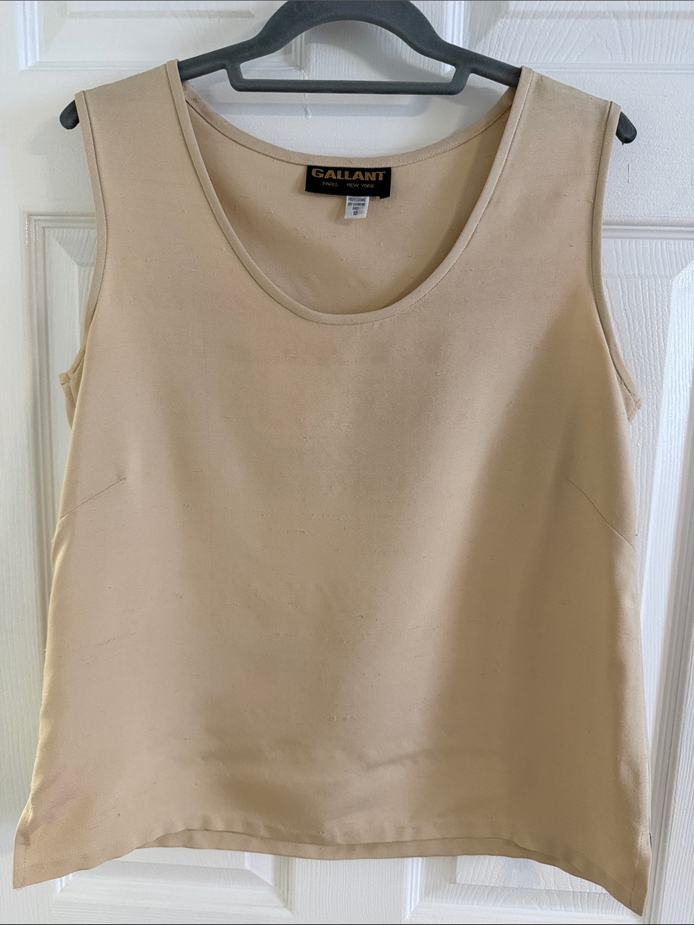 Vintage Gallant Sleeveless Scoop Neck Tank in Light Beige - size 12